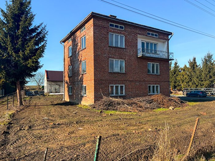 Dom 16-pokojowy na sprzedaż, Mirocin