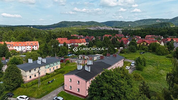 Mieszkanie 3-pokojowe na sprzedaż, Wałbrzych
