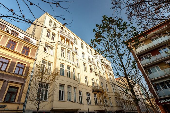 Mieszkanie 3-pokojowe na sprzedaż, Warszawa – Chmielna