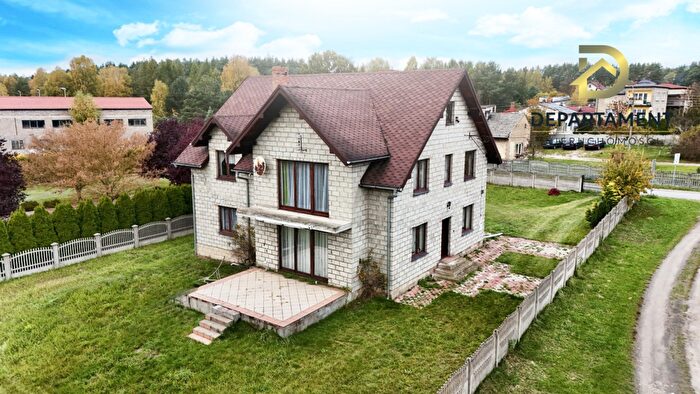 Dom 6-pokojowy na sprzedaż, Starcza