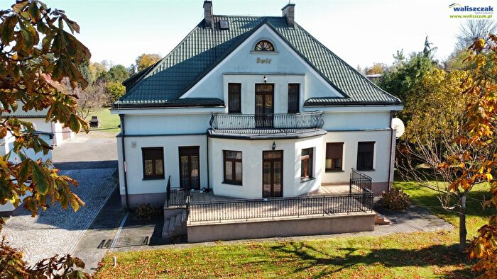 Dom 6-pokojowy na sprzedaż, Poniatów