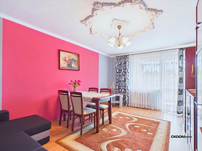Mieszkanie 3-pokojowe na sprzedaż, Starachowice