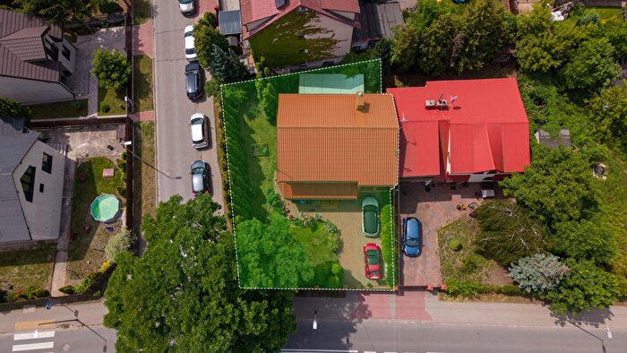 Dom 5-pokojowy na sprzedaż, Marki