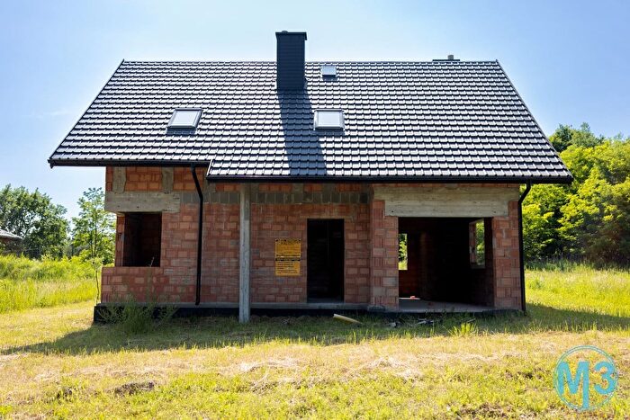 Dom 4-pokojowy na sprzedaż, Chmielów