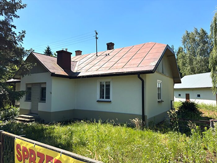 Dom 3-pokojowy na sprzedaż, Sieniawa