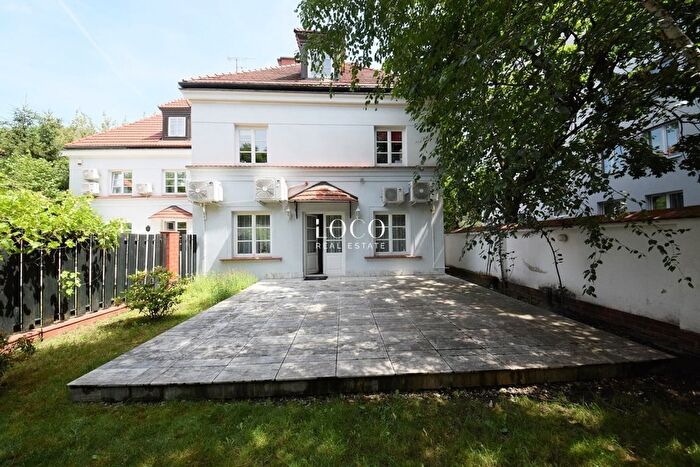 Dom 7-pokojowy do wynajęcia, Warszawa – Śmiała