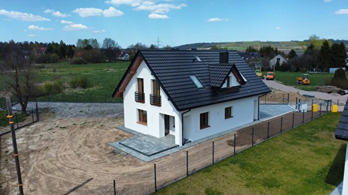 Dom 5-pokojowy na sprzedaż, Brodła
