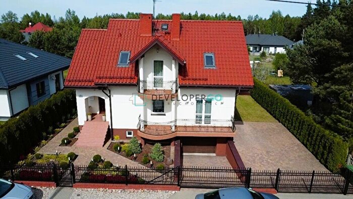 Dom 6-pokojowy na sprzedaż, Dąbrówka-Ług