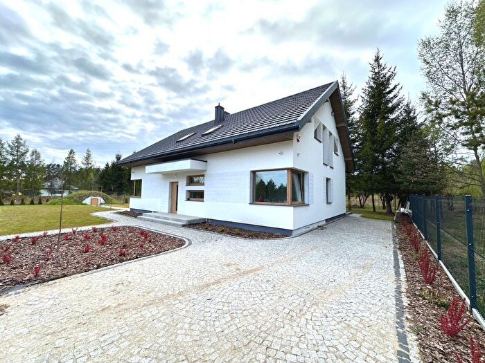 Dom 7-pokojowy na sprzedaż, Siennica