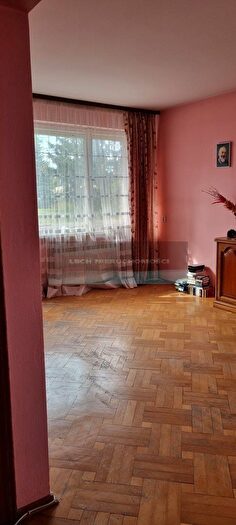 Dom 5-pokojowy na sprzedaż, Marki