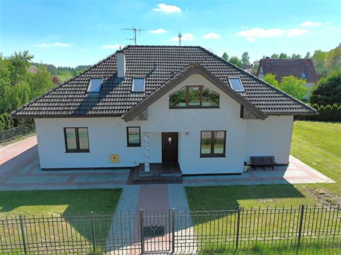 Dom 5-pokojowy na sprzedaż, Manowo
