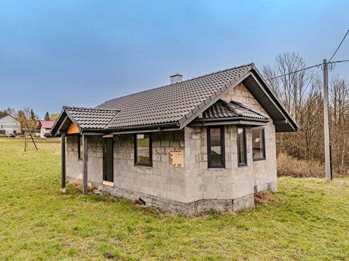 Dom 3-pokojowy na sprzedaż, Łazy