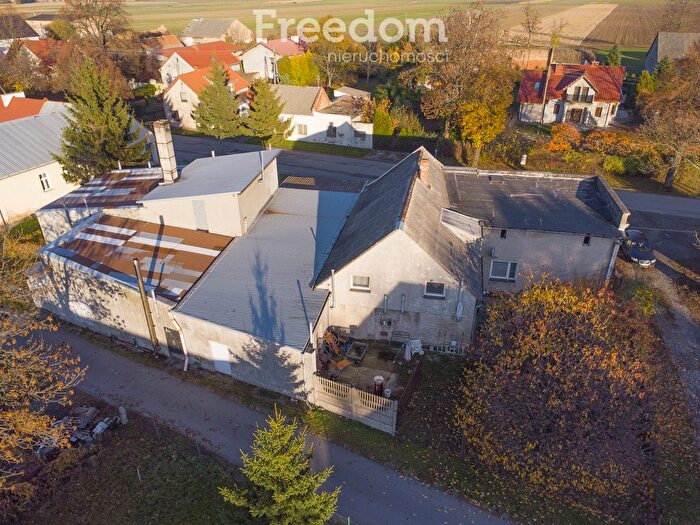 Dom 6-pokojowy na sprzedaż, Wiązów