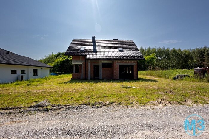 Dom 4-pokojowy na sprzedaż, Chmielów