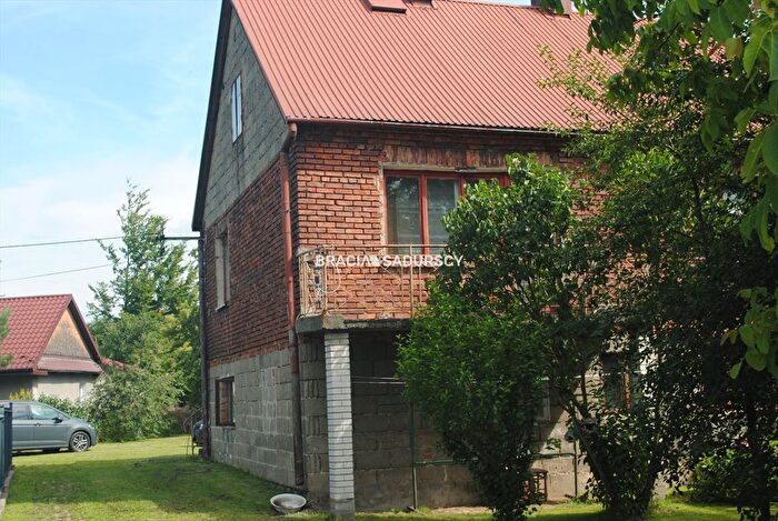 Dom 6-pokojowy na sprzedaż, Targowisko