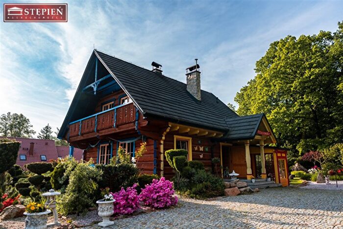 Dom 4-pokojowy na sprzedaż, Bobrów