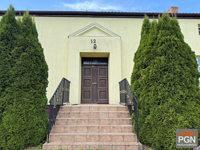 Dom 9-pokojowy na sprzedaż, Trzebiatów