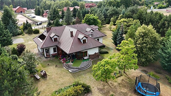 Dom 7-pokojowy na sprzedaż, Smyczyna