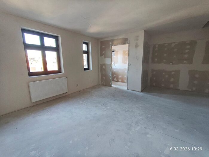 Mieszkanie 3-pokojowe na sprzedaż, Kraków – Plac Biskupi