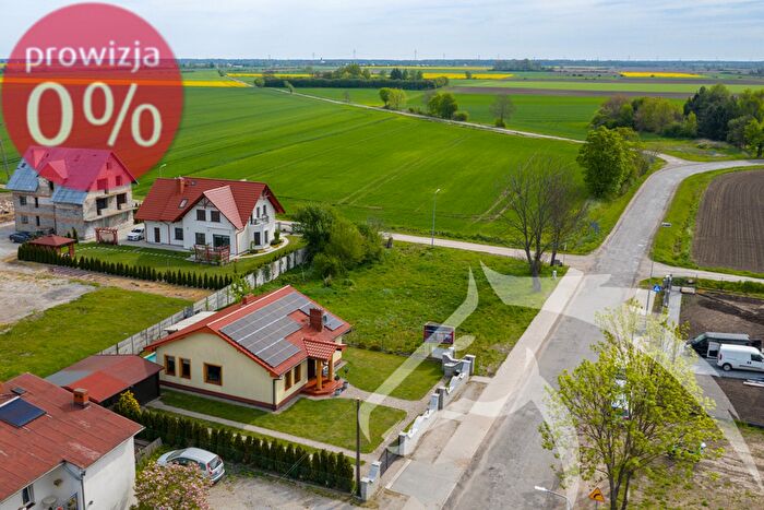 Dom 4-pokojowy na sprzedaż, Gułów