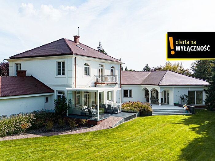 Dom 6-pokojowy na sprzedaż, Chyby – Różana