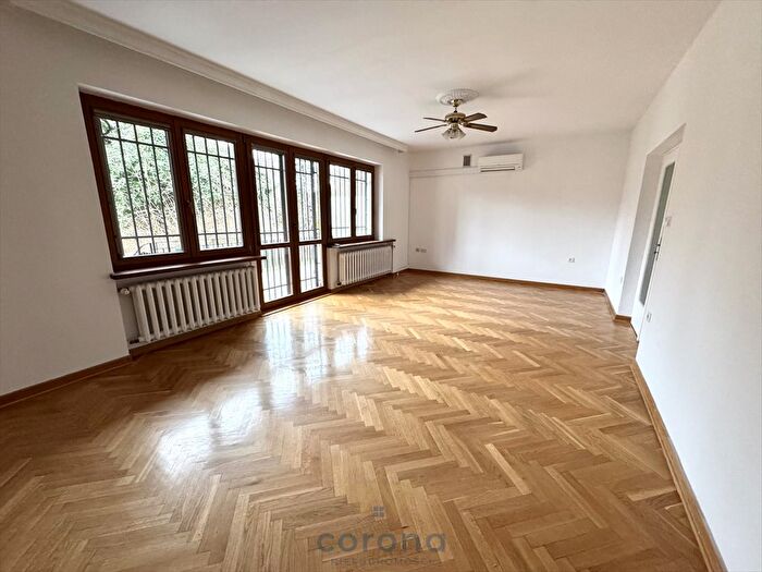 Dom 7-pokojowy na sprzedaż, Warszawa – Niedźwiedzia