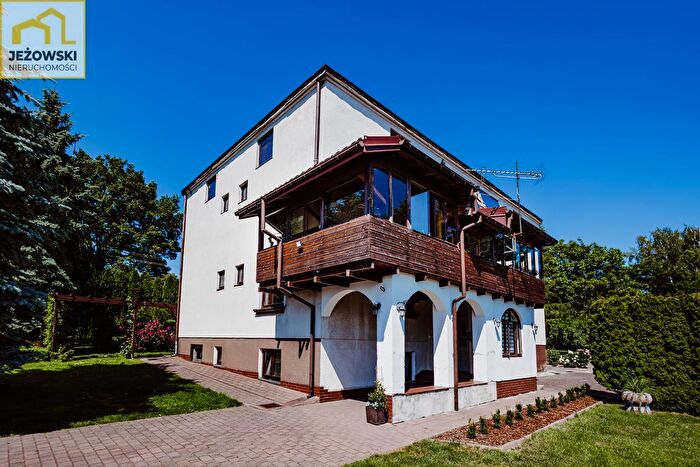 Dom 10-pokojowy na sprzedaż, Sobieszyn