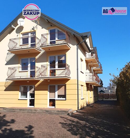 Dom 18-pokojowy na sprzedaż, Karwia