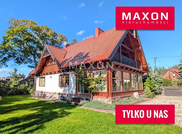 Dom 8-pokojowy na sprzedaż, Piecki