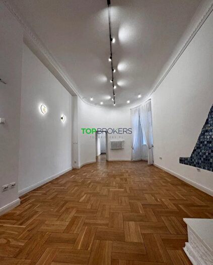 Mieszkanie 3-pokojowe do wynajęcia, Warszawa – Chmielna