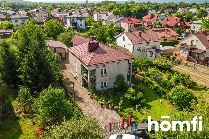 Dom 10-pokojowy na sprzedaż, Brzeźnica