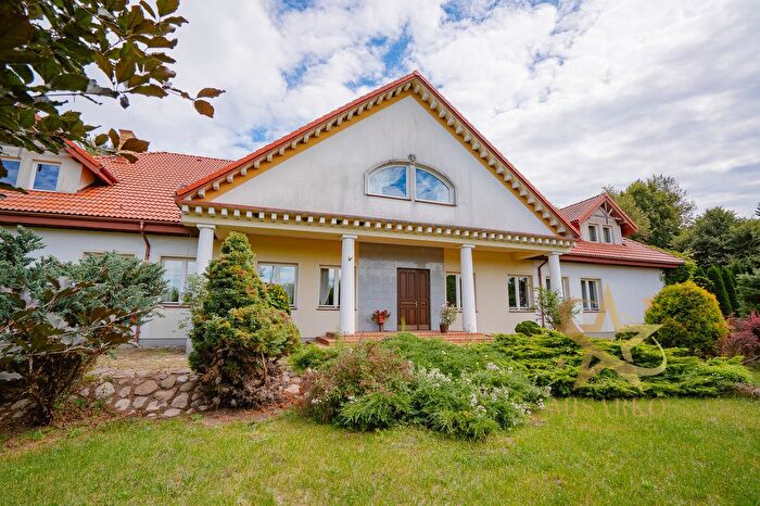 Dom 15-pokojowy na sprzedaż, Górany