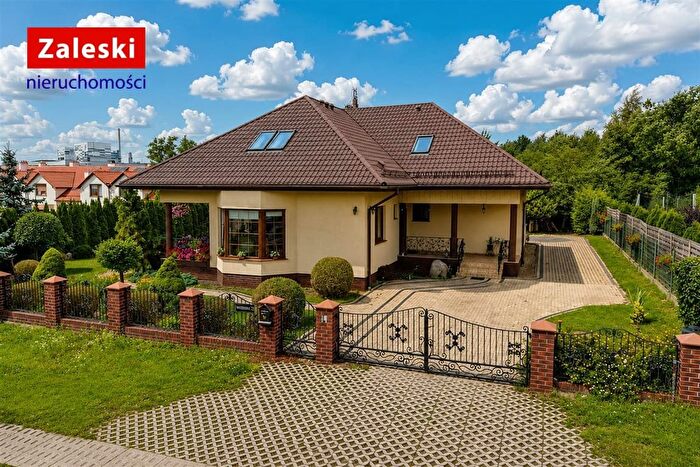 Dom 7-pokojowy na sprzedaż, Kowale