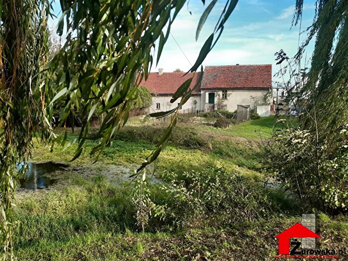 Dom 7-pokojowy na sprzedaż, Rożniątów