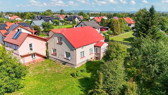 Dom 4-pokojowy na sprzedaż, Besko