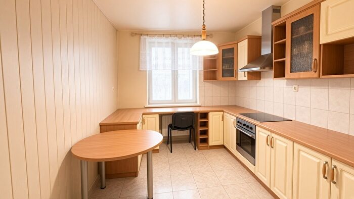 Mieszkanie 4-pokojowe na sprzedaż, Zgierz – Maja