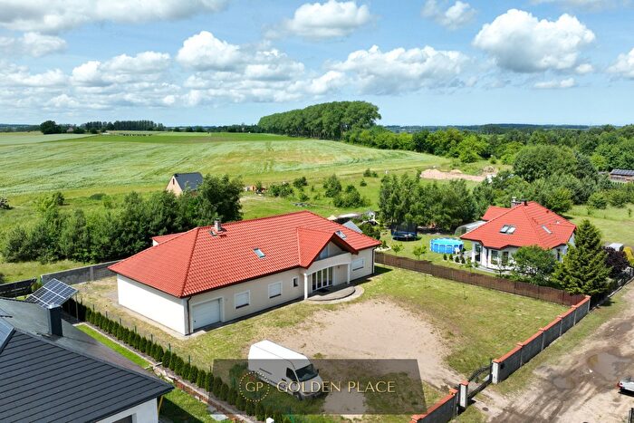 Dom 9-pokojowy na sprzedaż, Gniewino