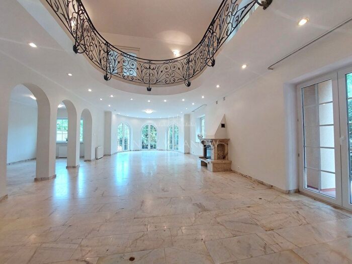 Dom 8-pokojowy do wynajęcia, Warszawa – Rotmistrzowska