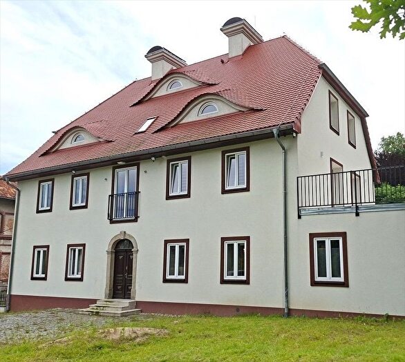 Dom 8-pokojowy na sprzedaż, Pobiedna