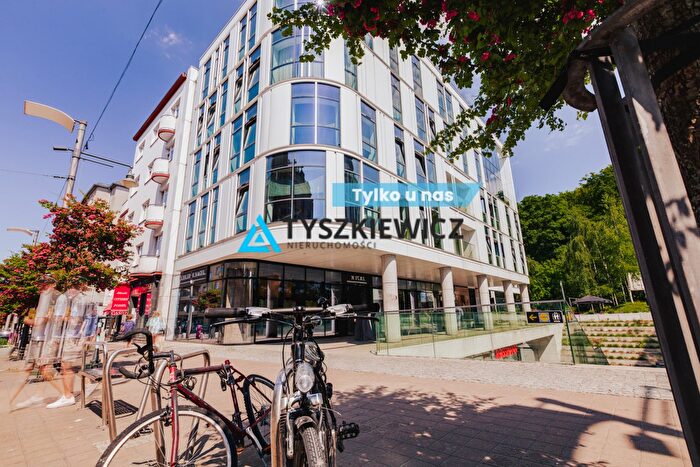 Mieszkanie 3-pokojowe na sprzedaż, Gdynia – Świętojańska