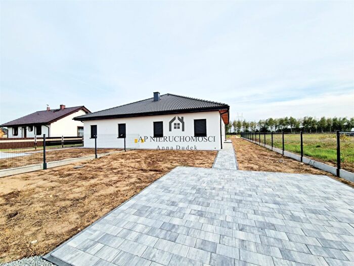 Dom 4-pokojowy na sprzedaż, Kochowo
