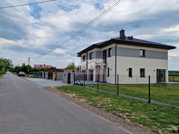Dom 5-pokojowy na sprzedaż, Chynów