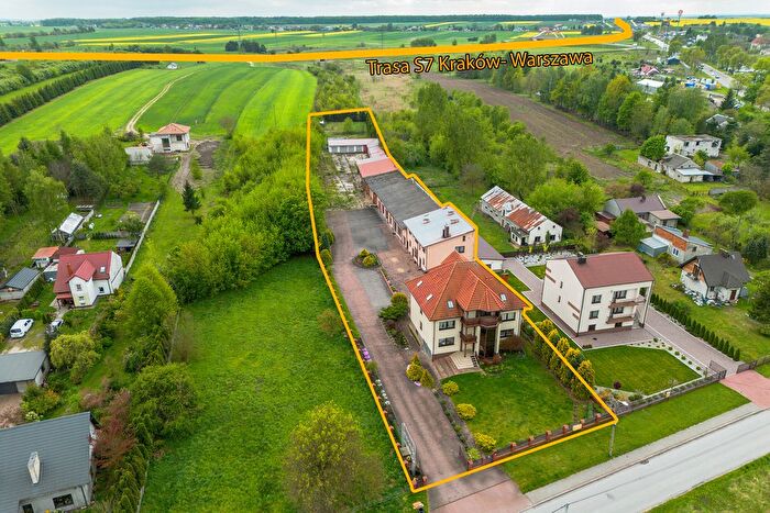 Dom 10-pokojowy na sprzedaż, Jędrzejów