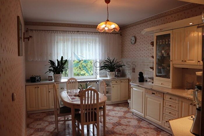 Dom 8-pokojowy na sprzedaż, Nekla