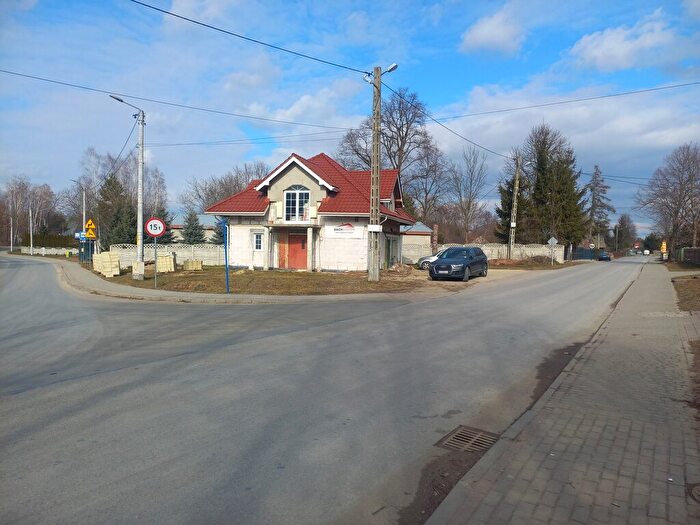 Dom 4-pokojowy na sprzedaż, Wola Cicha