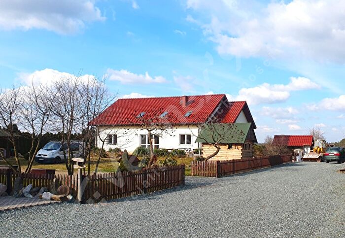 Dom 9-pokojowy na sprzedaż, Kadłub