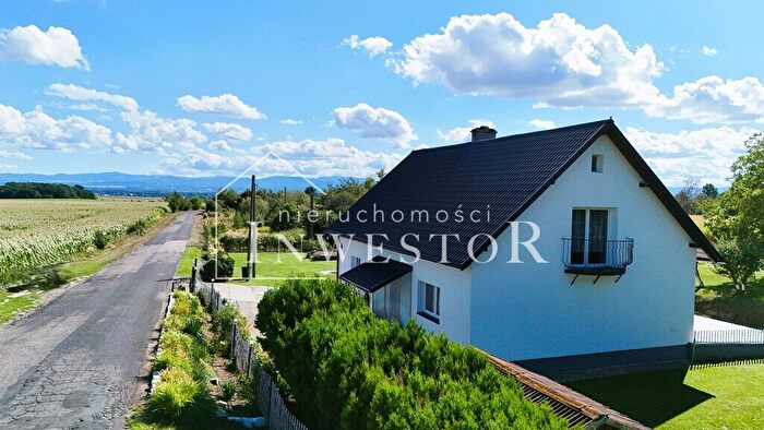 Dom 4-pokojowy na sprzedaż, Starowice