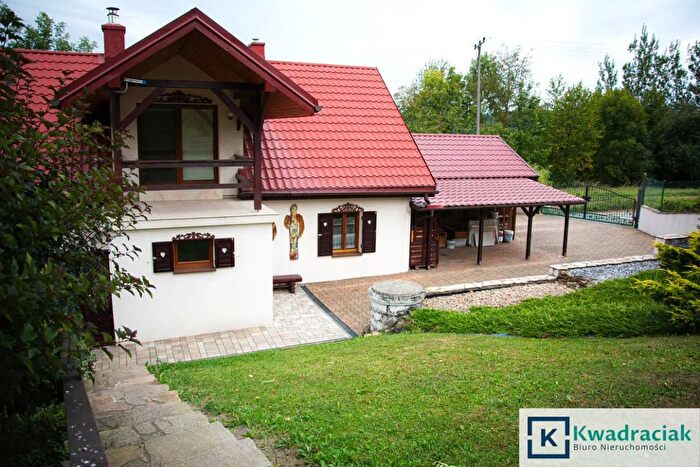 Dom 4-pokojowy na sprzedaż, Równe