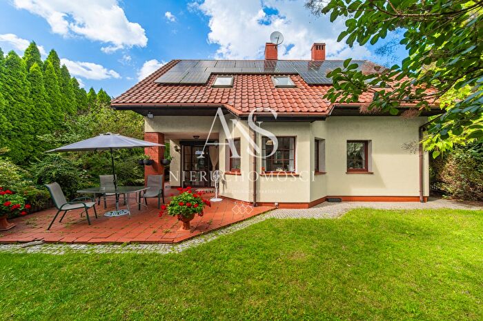 Dom 5-pokojowy na sprzedaż, Dobra
