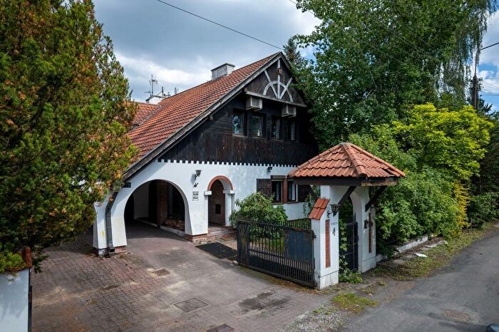 Dom 9-pokojowy na sprzedaż, Kanie